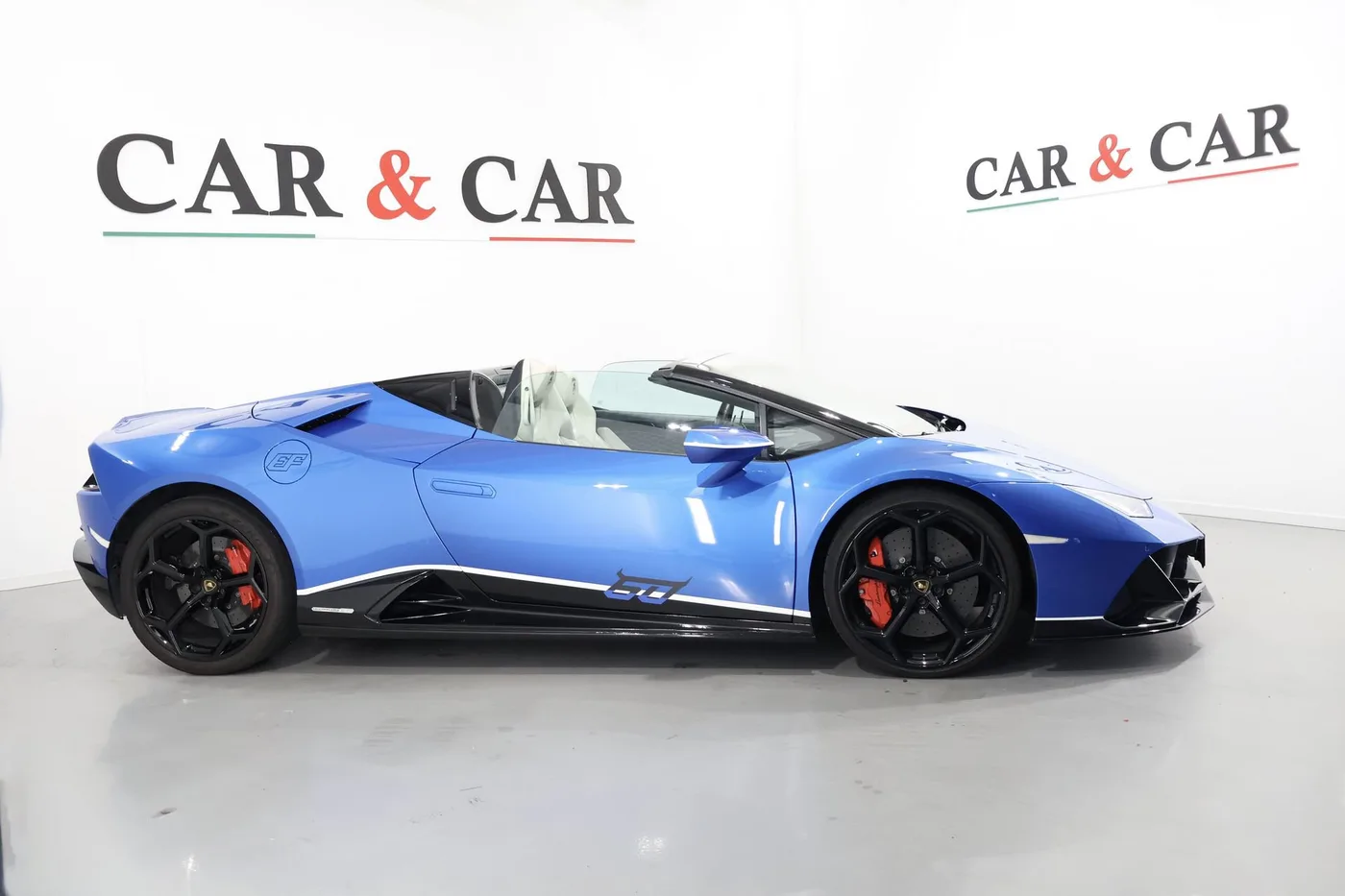 2023 Lamborghini Huracán EVO Spyder angeboten von einem Supersportwagenhändler in Zibido San Giacomo, Italien, Foto 5 von 23