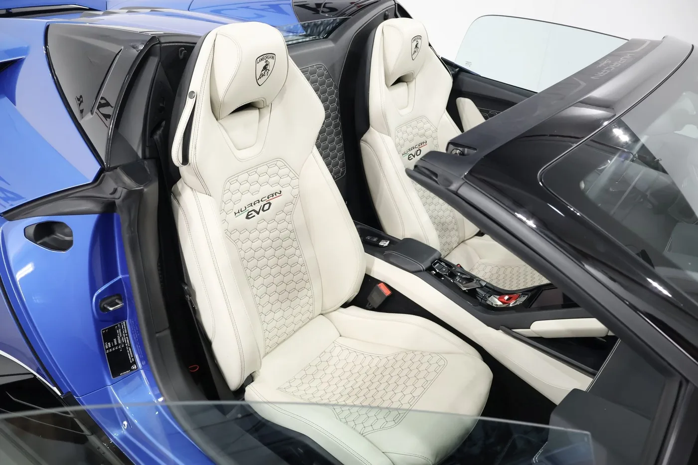 2023 Lamborghini Huracán EVO Spyder angeboten von einem Supersportwagenhändler in Zibido San Giacomo, Italien, Foto 11 von 23