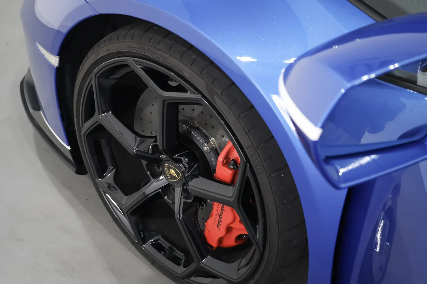 2023 Lamborghini Huracán EVO Spyder angeboten von einem Supersportwagenhändler in Zibido San Giacomo, Italien, Foto 18 von 23