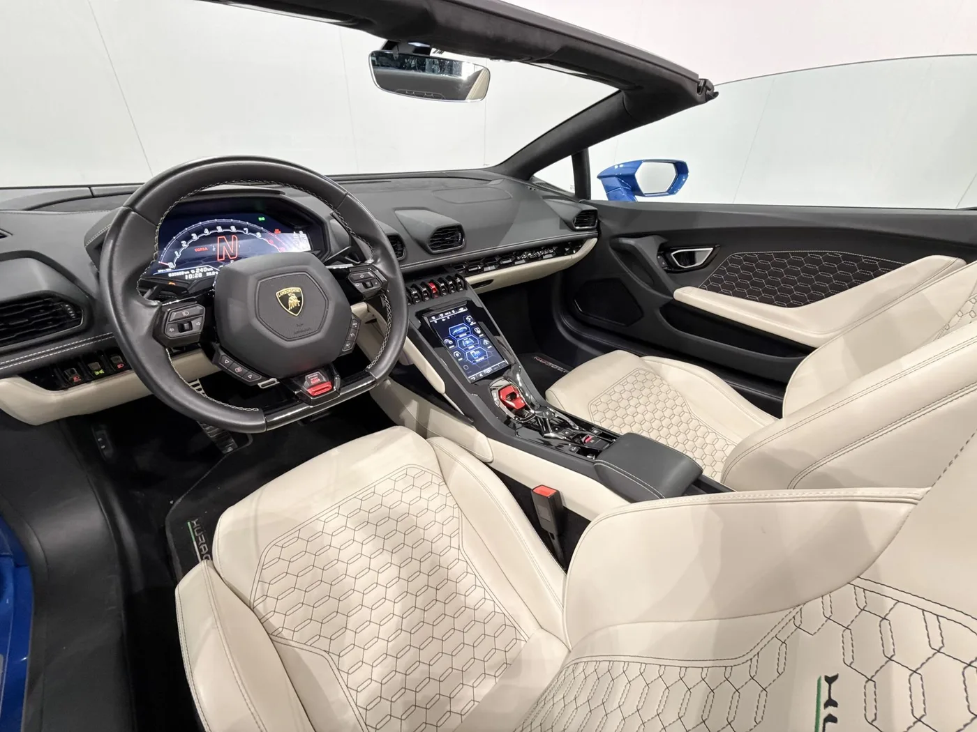 2023 Lamborghini Huracán EVO Spyder angeboten von einem Supersportwagenhändler in Zibido San Giacomo, Italien, Foto 20 von 23
