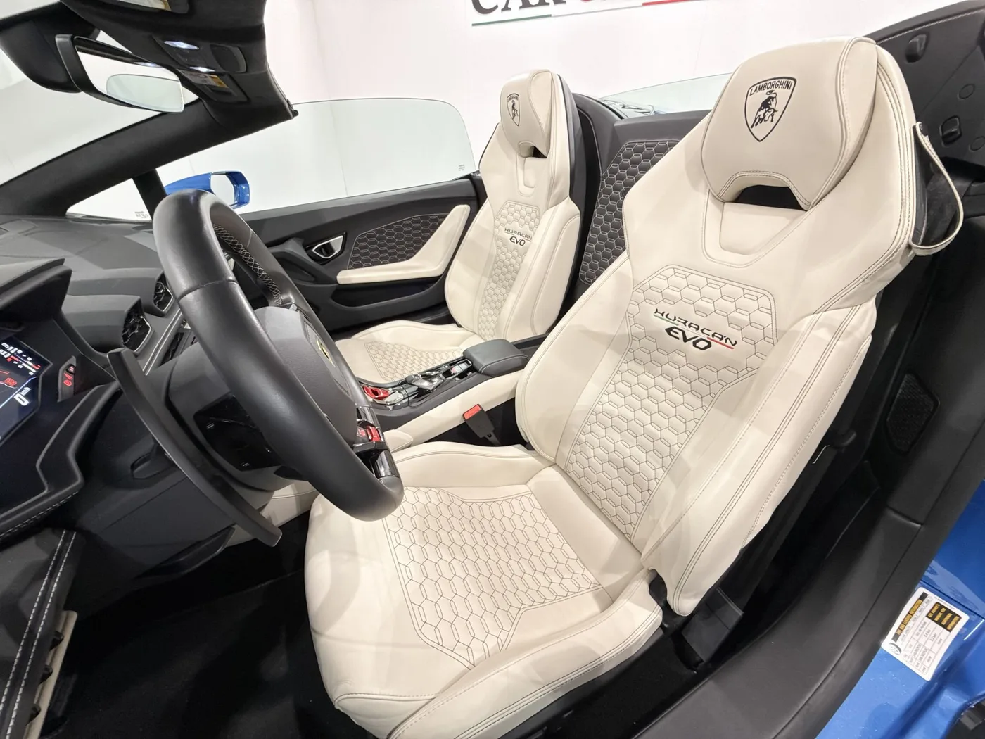 2023 Lamborghini Huracán EVO Spyder angeboten von einem Supersportwagenhändler in Zibido San Giacomo, Italien, Foto 21 von 23