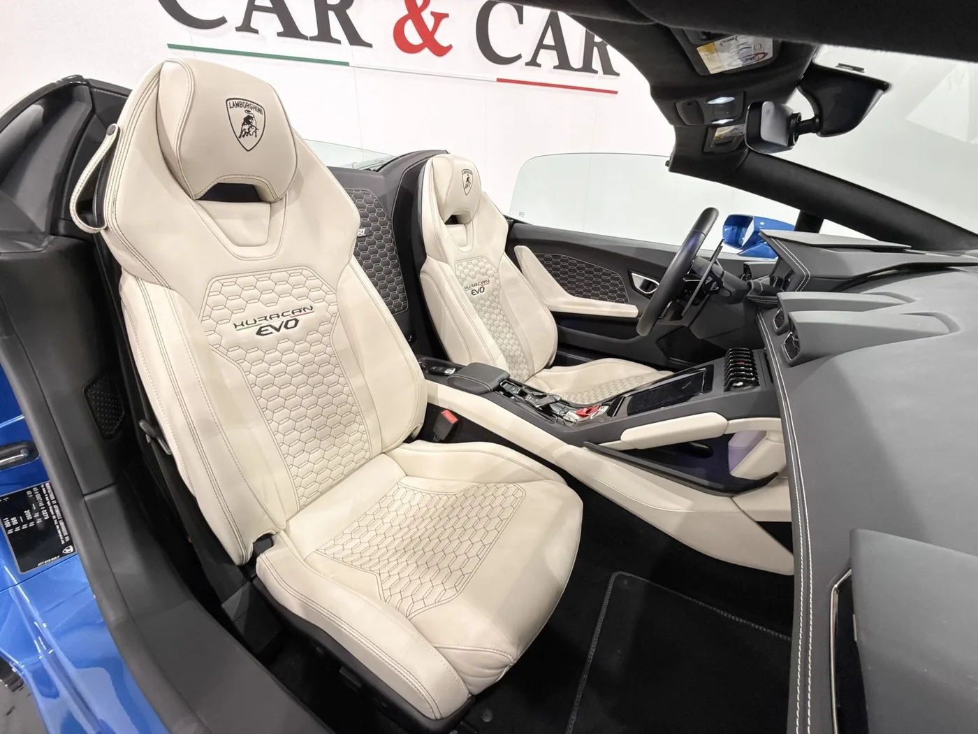 2023 Lamborghini Huracán EVO Spyder angeboten von einem Supersportwagenhändler in Zibido San Giacomo, Italien, Foto 23 von 23