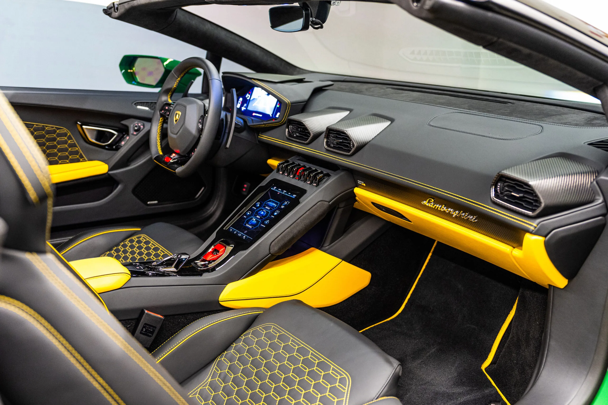2023 Lamborghini Huracán EVO Spyder, 19/20