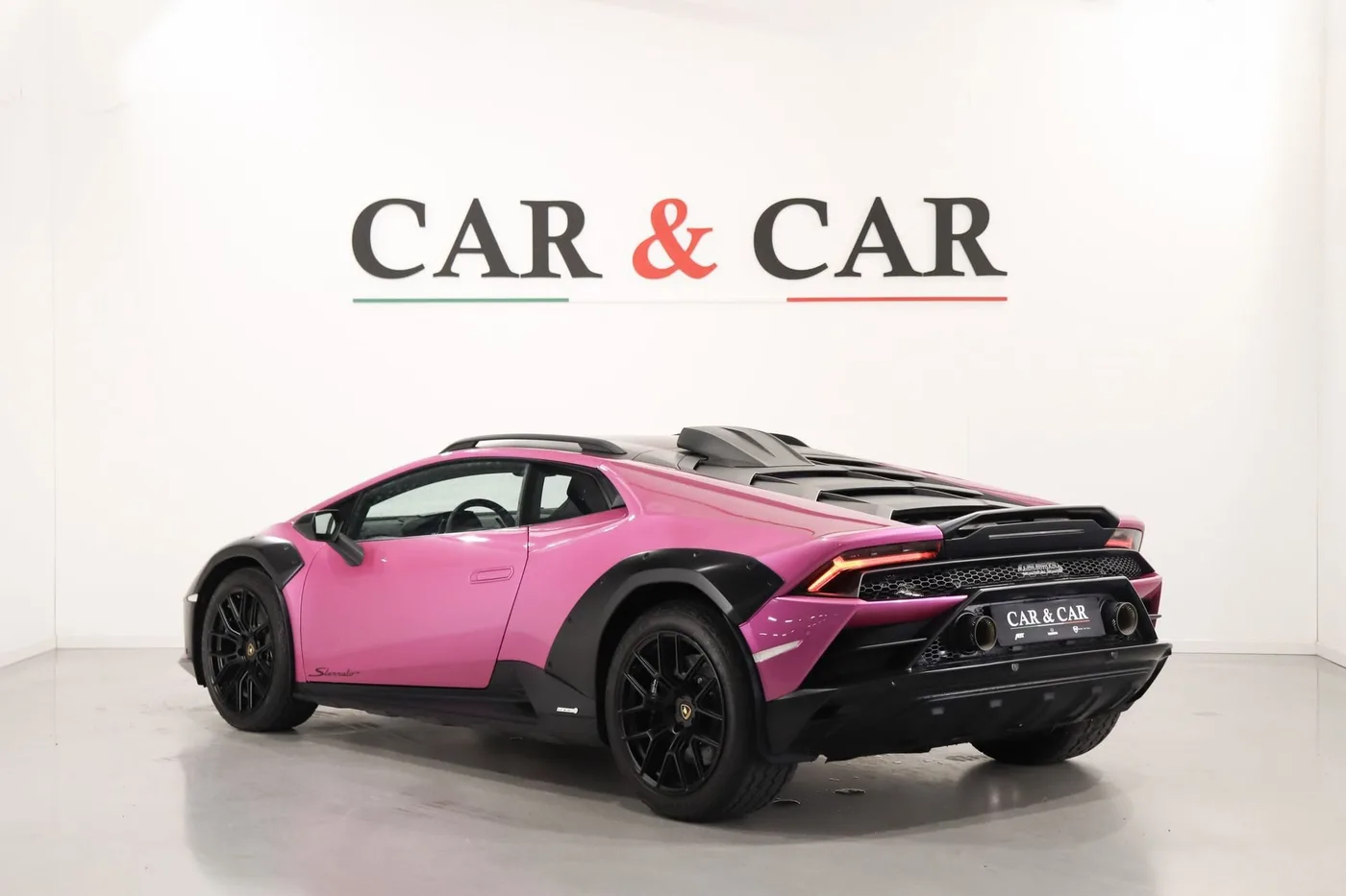 2023 Lamborghini Huracán Sterrato angeboten von einem Supersportwagenhändler in Zibido San Giacomo, Italien, Foto 2 von 25