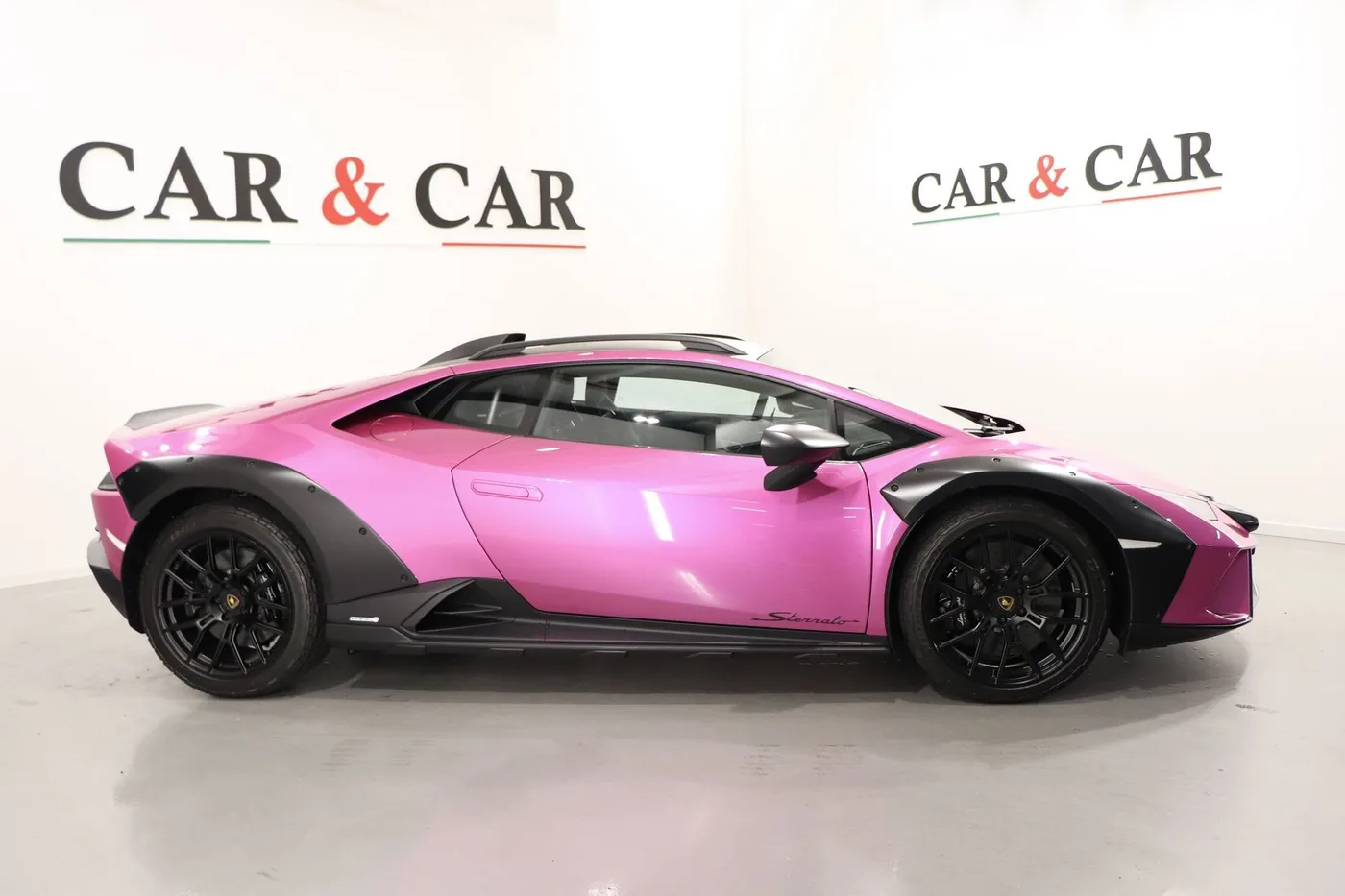 2023 Lamborghini Huracán Sterrato angeboten von einem Supersportwagenhändler in Zibido San Giacomo, Italien, Foto 5 von 25