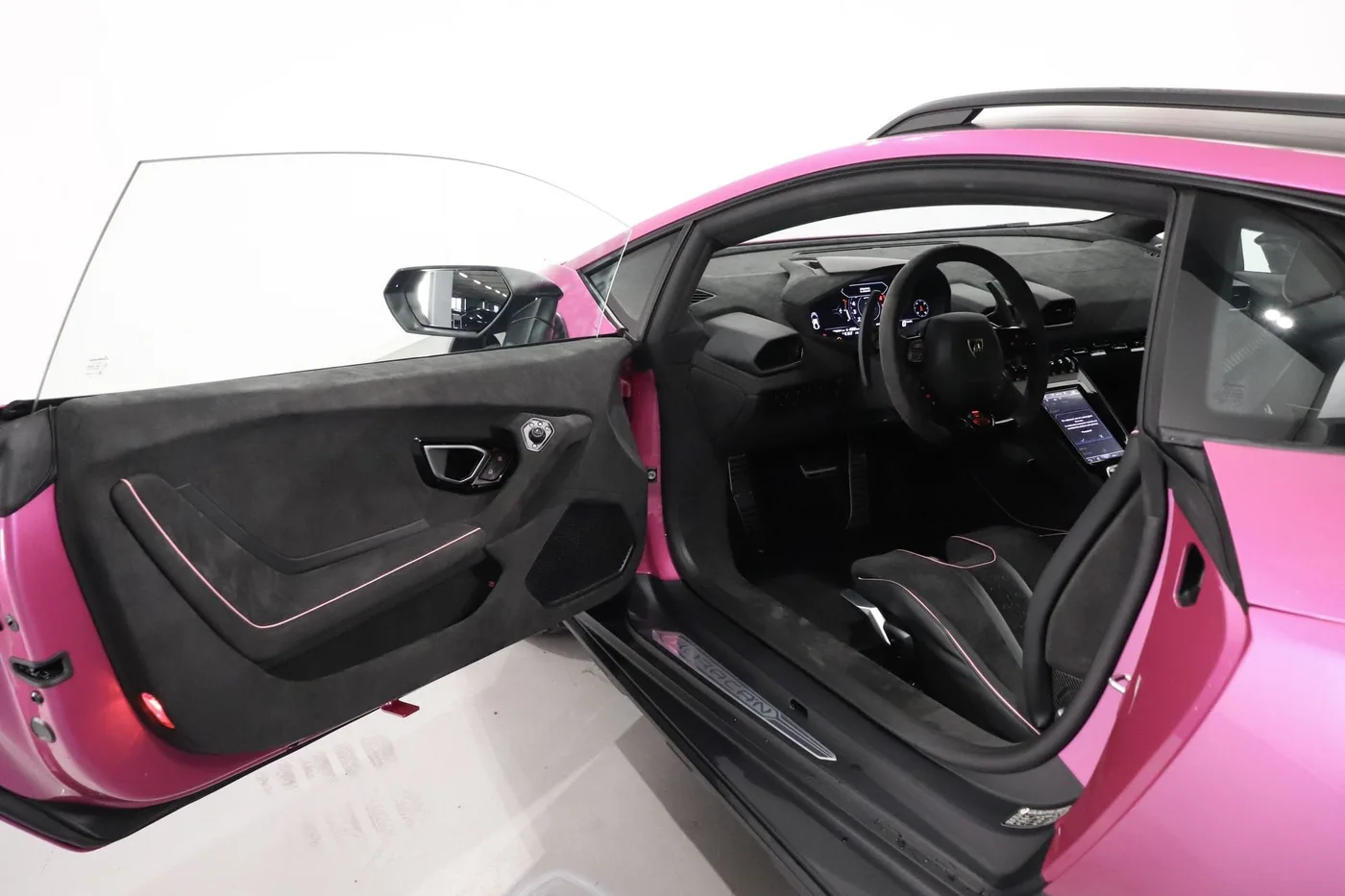 2023 Lamborghini Huracán Sterrato angeboten von einem Supersportwagenhändler in Zibido San Giacomo, Italien, Foto 8 von 25