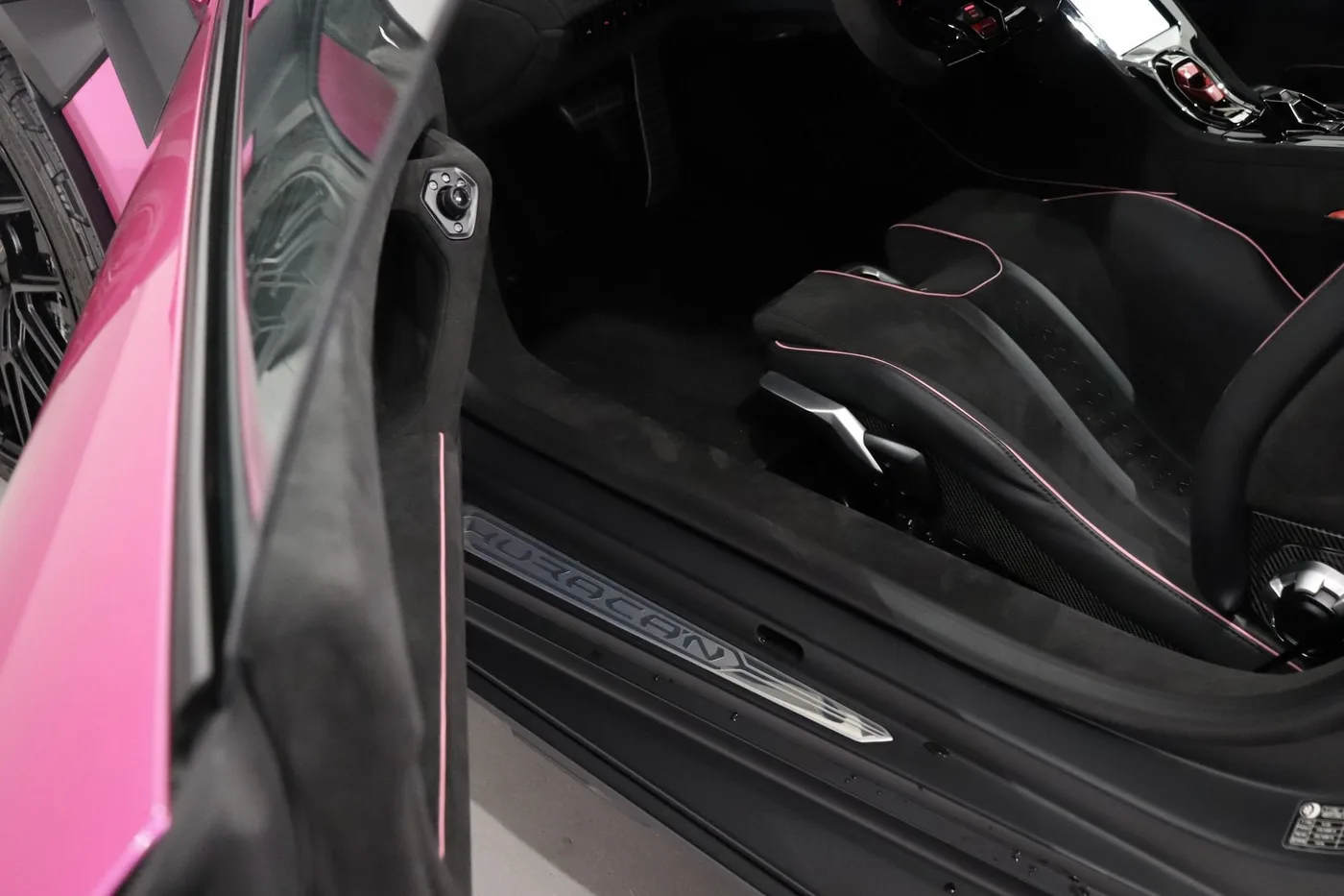 2023 Lamborghini Huracán Sterrato angeboten von einem Supersportwagenhändler in Zibido San Giacomo, Italien, Foto 9 von 25