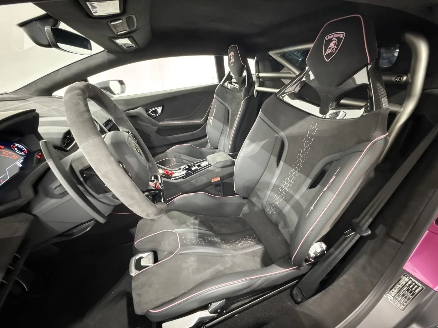 2023 Lamborghini Huracán Sterrato angeboten von einem Supersportwagenhändler in Zibido San Giacomo, Italien, Foto 13 von 25