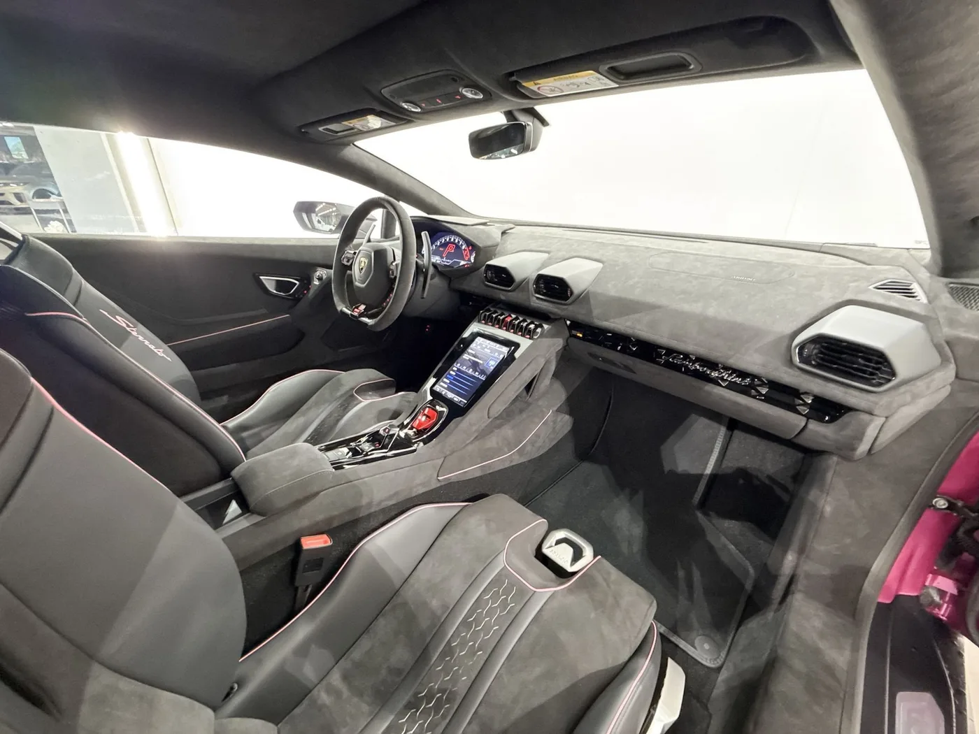 2023 Lamborghini Huracán Sterrato angeboten von einem Supersportwagenhändler in Zibido San Giacomo, Italien, Foto 15 von 25