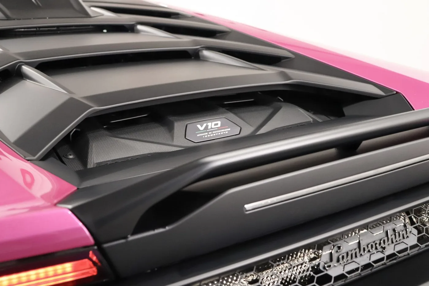 2023 Lamborghini Huracán Sterrato angeboten von einem Supersportwagenhändler in Zibido San Giacomo, Italien, Foto 17 von 25