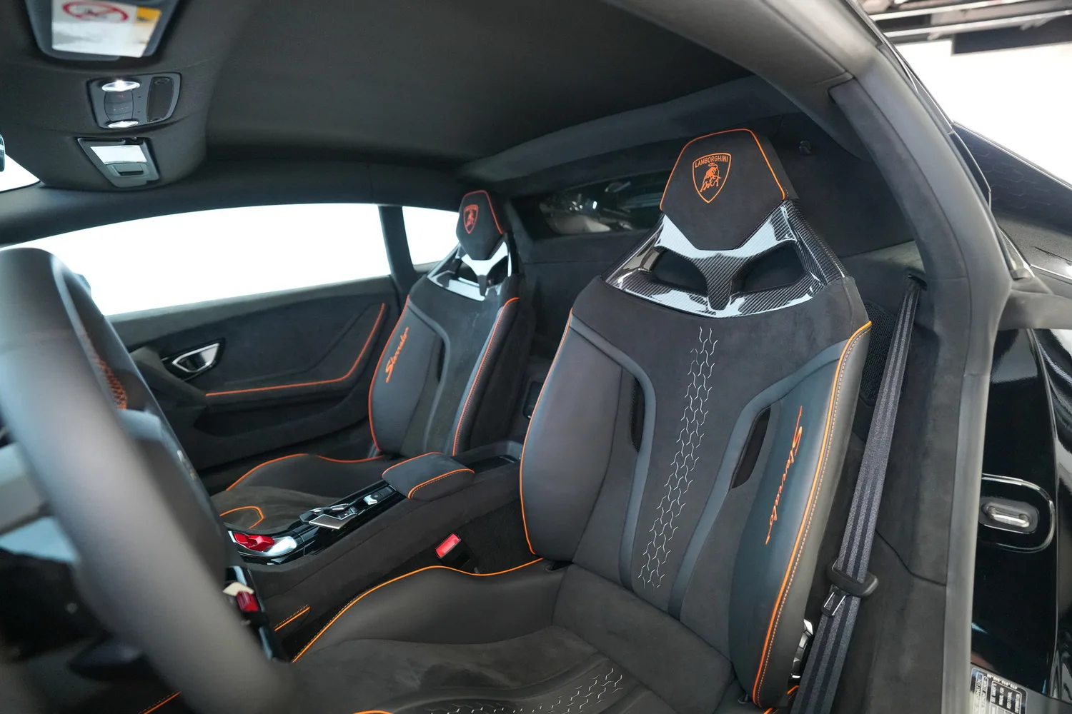 2023 Lamborghini Huracán Sterrato, 2/14