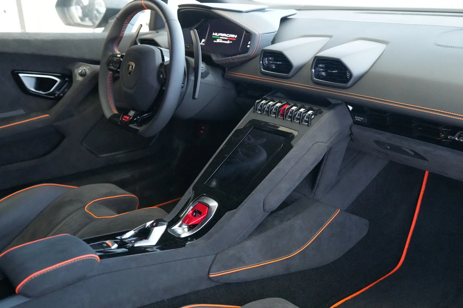2023 Lamborghini Huracán Sterrato, 8/14