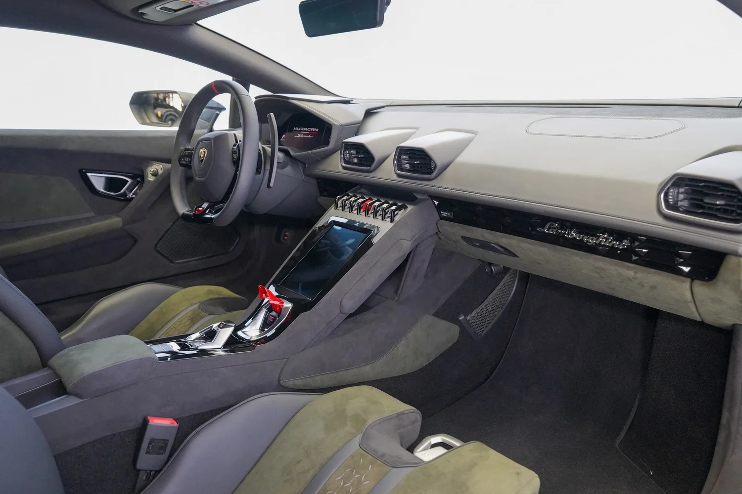 2023 Lamborghini Huracán Sterrato, 12/17