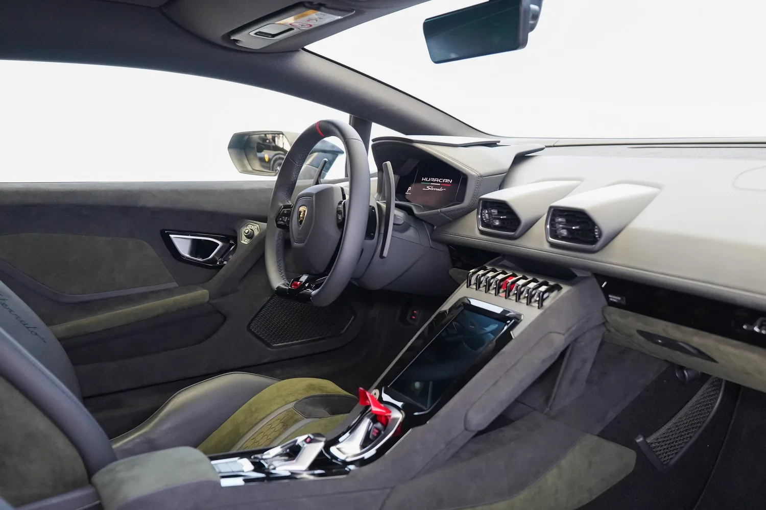 2023 Lamborghini Huracán Sterrato, 13/17