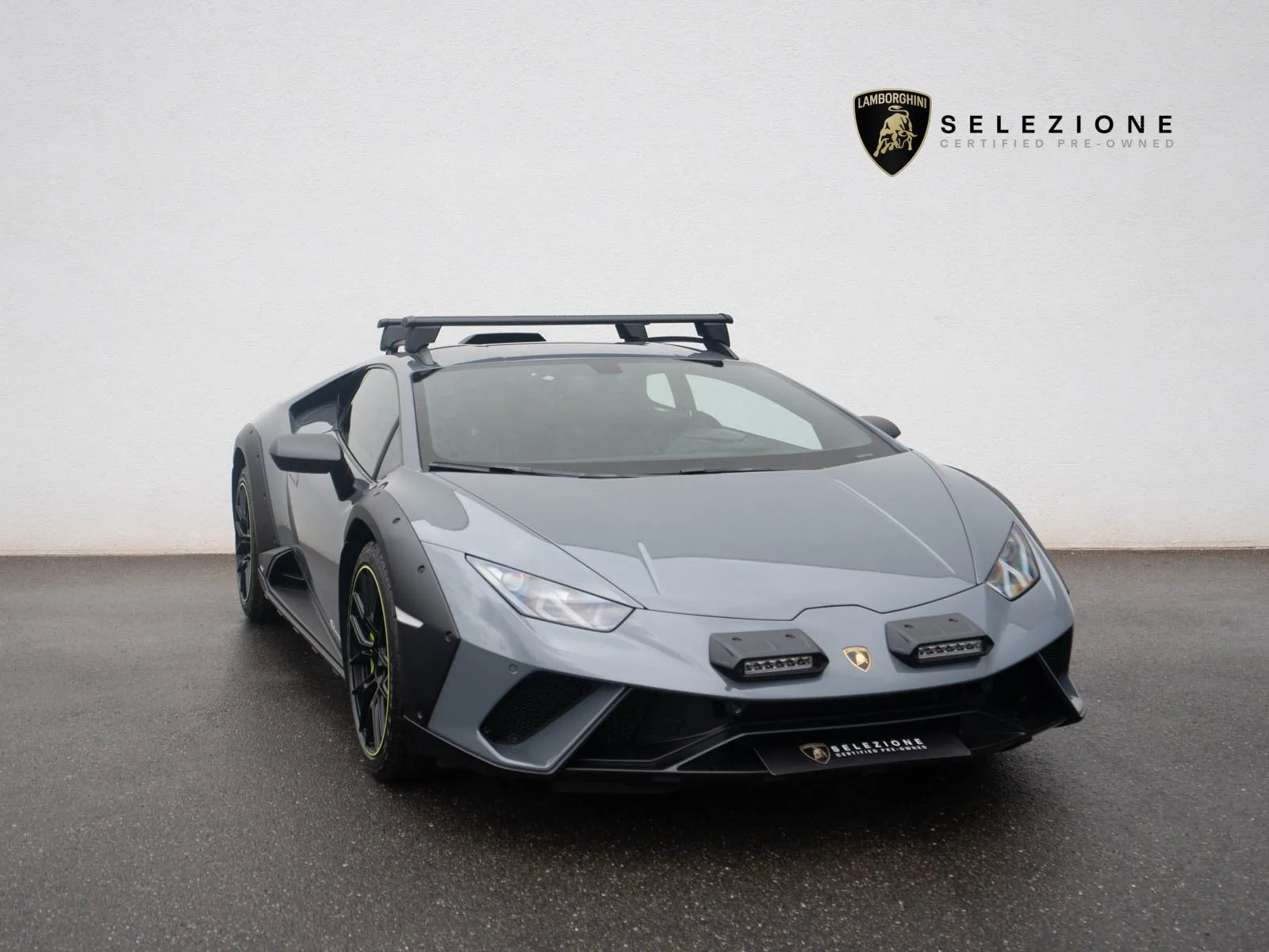 2023 Lamborghini Huracán Sterrato offered by a specialist dealer in Singen, Germany, main photo
