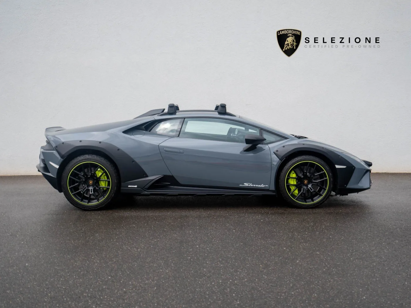 2023 Lamborghini Huracán Sterrato proposée par un concessionnaire spécialisé à Singen, Allemagne, photo 2 sur 15