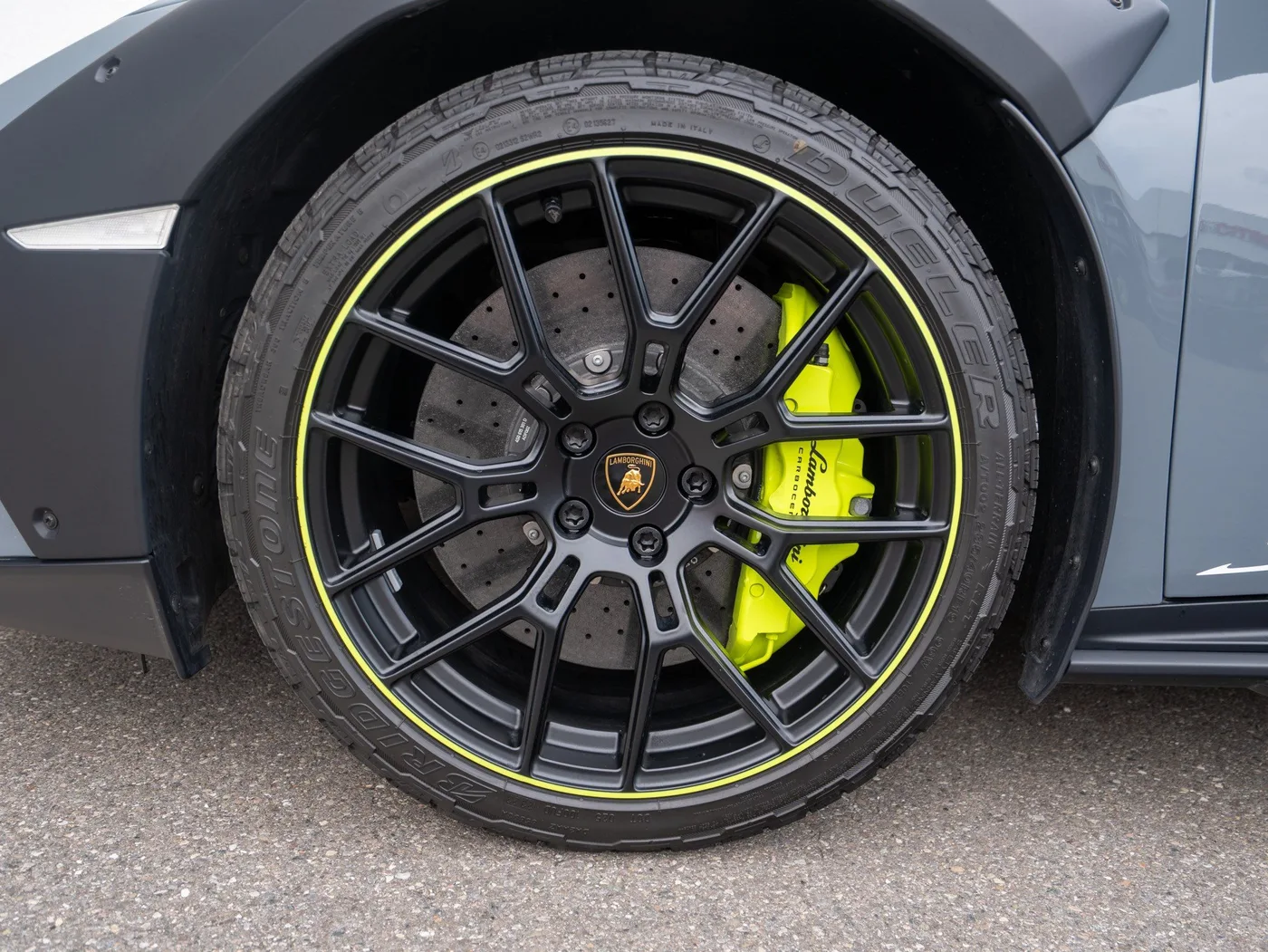 2023 Lamborghini Huracán Sterrato proposée par un concessionnaire spécialisé à Singen, Allemagne, photo 9 sur 15