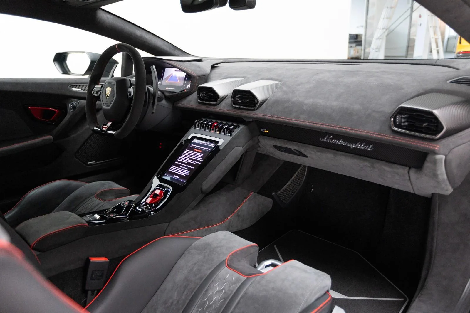 2023 Lamborghini Huracán Sterrato, 10/15