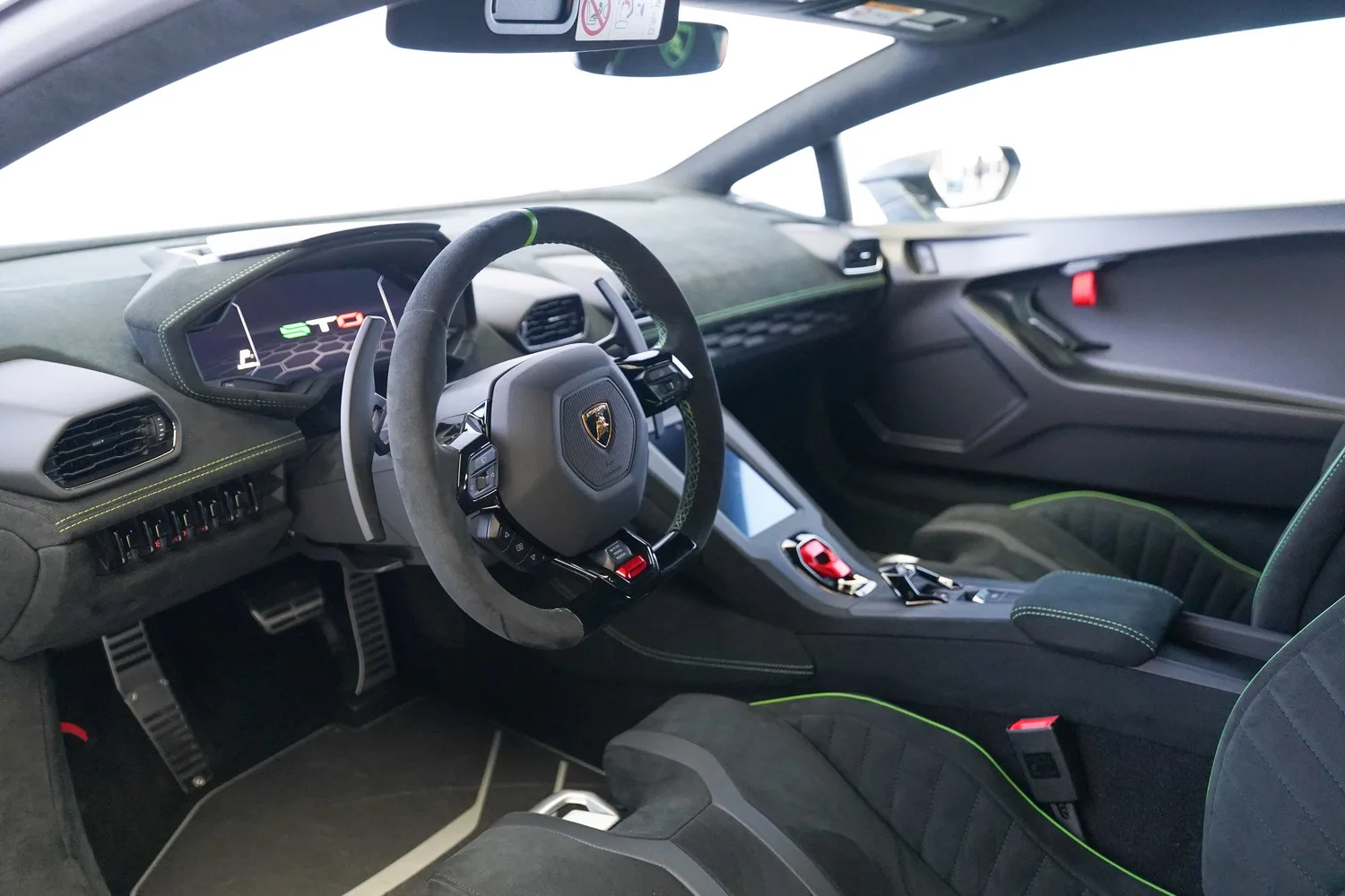 2023 Lamborghini Huracán STO, 3/20