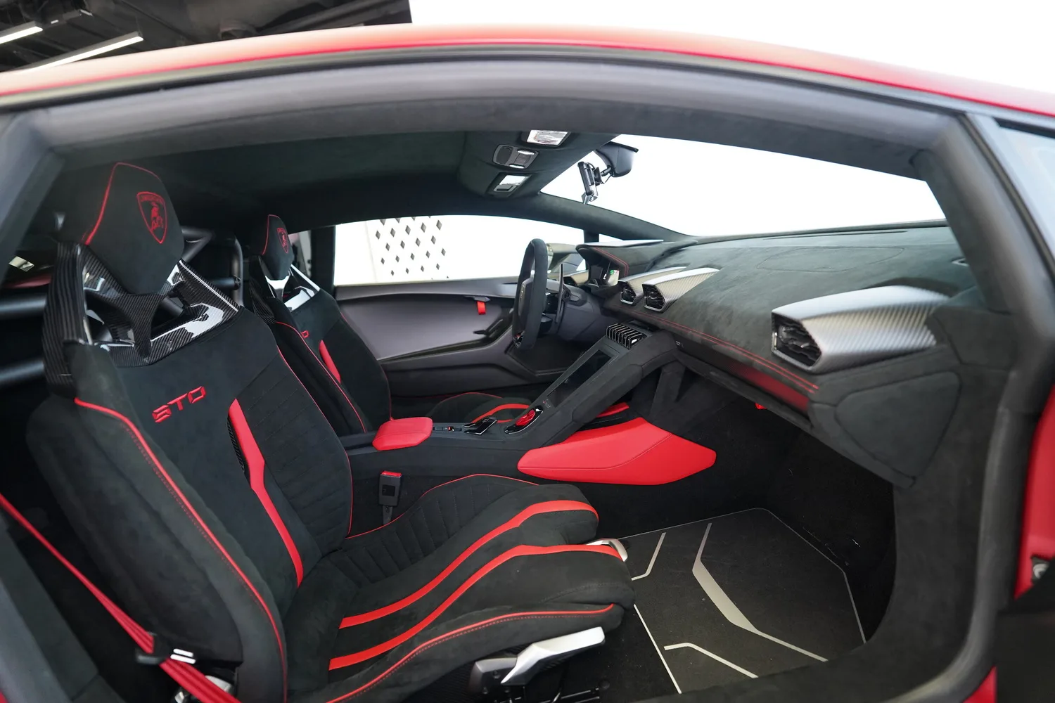 2023 Lamborghini Huracán STO, 18/20