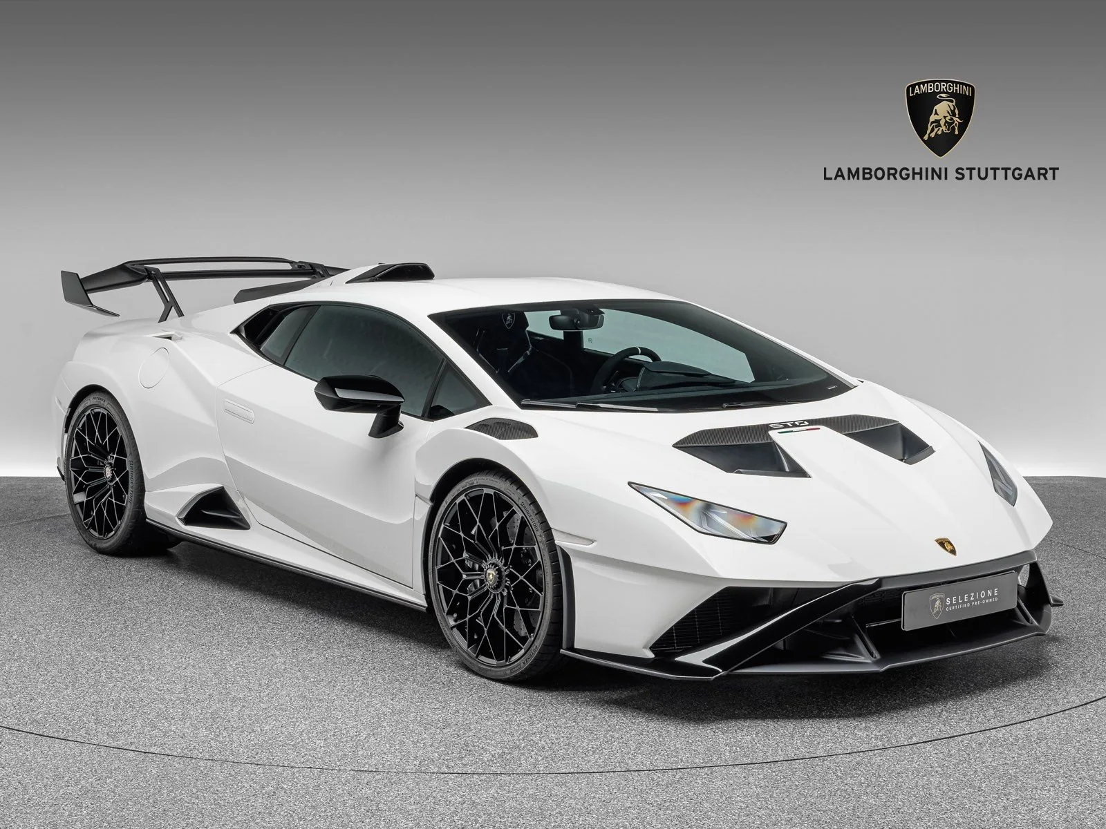 2023 Lamborghini Huracán STO angeboten von einem Fachhändler in Böblingen, Deutschland, Hauptfoto