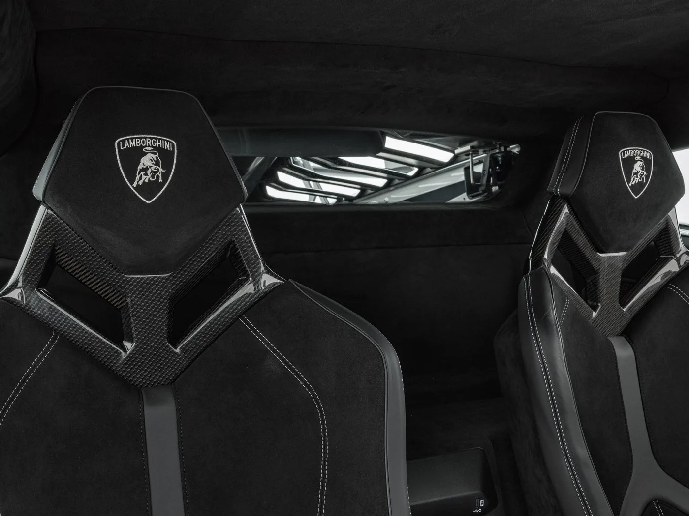 2023 Lamborghini Huracán STO angeboten von einem Fachhändler in Böblingen, Deutschland, Foto 12 von 15