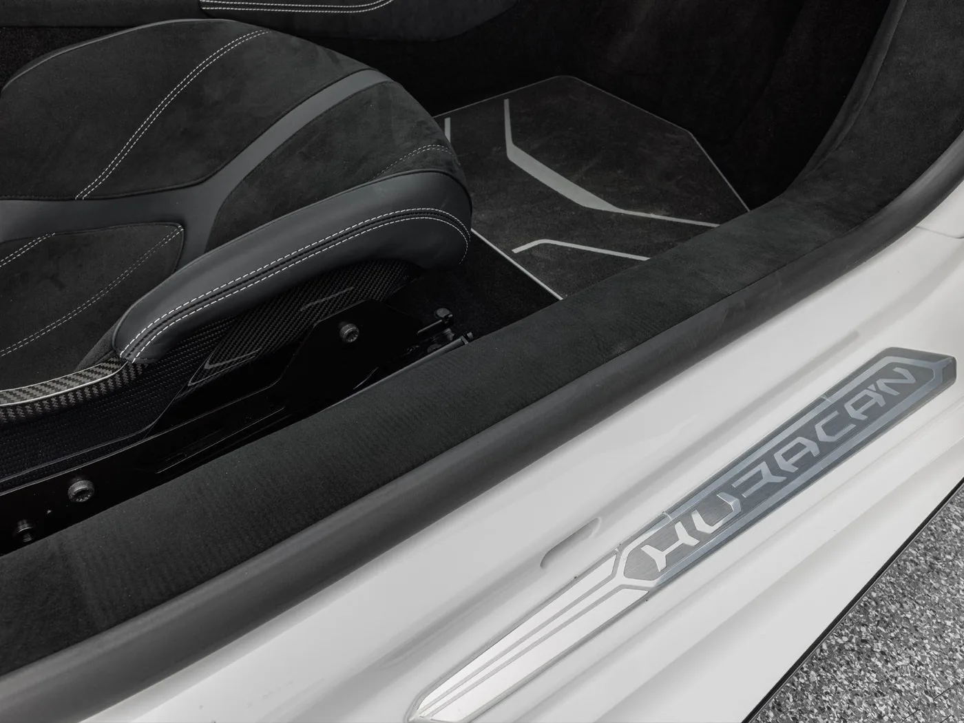 2023 Lamborghini Huracán STO angeboten von einem Fachhändler in Böblingen, Deutschland, Foto 14 von 15