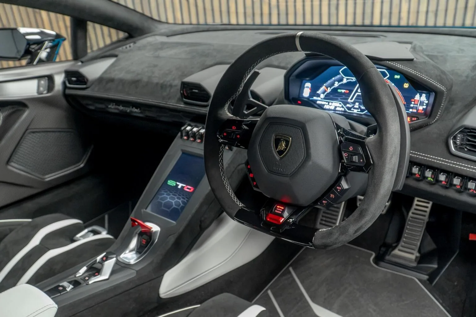2023 Lamborghini Huracán STO, 26/30