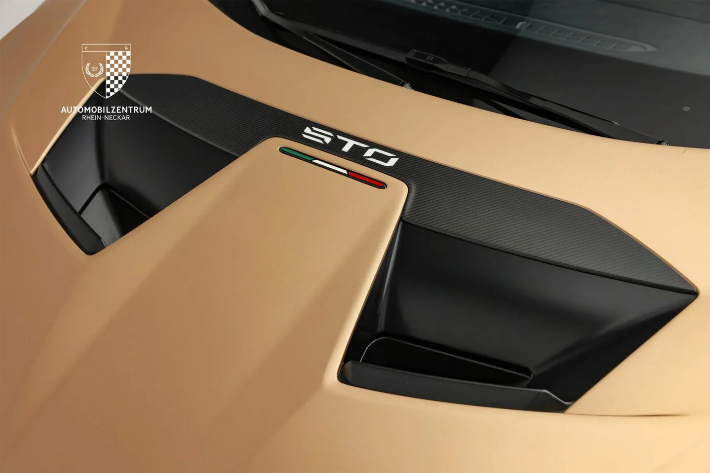 2023 Lamborghini Huracán STO angeboten von einem Supersportwagenhändler in Viernheim, Deutschland, Foto 10 von 25