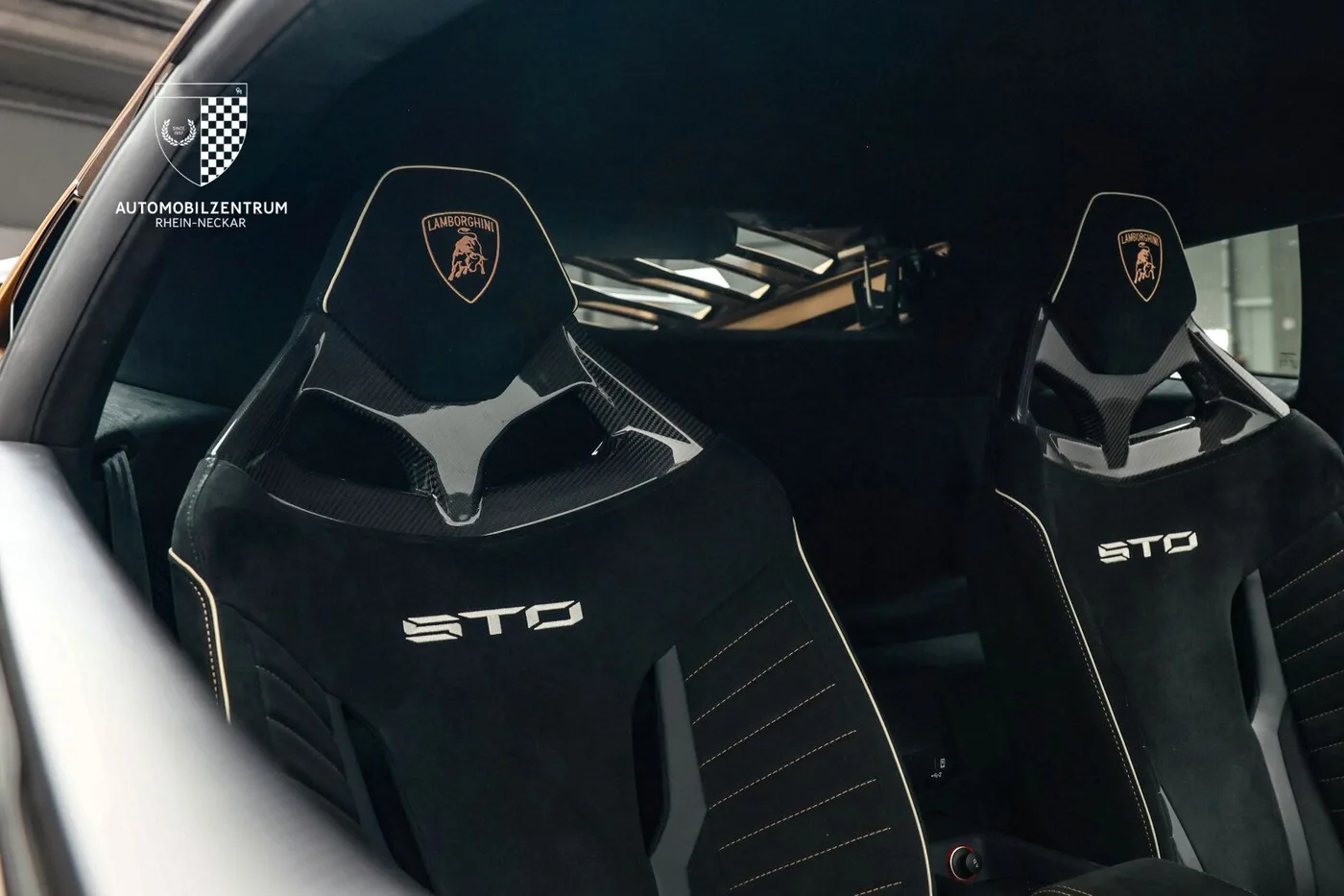 2023 Lamborghini Huracán STO angeboten von einem Supersportwagenhändler in Viernheim, Deutschland, Foto 21 von 25