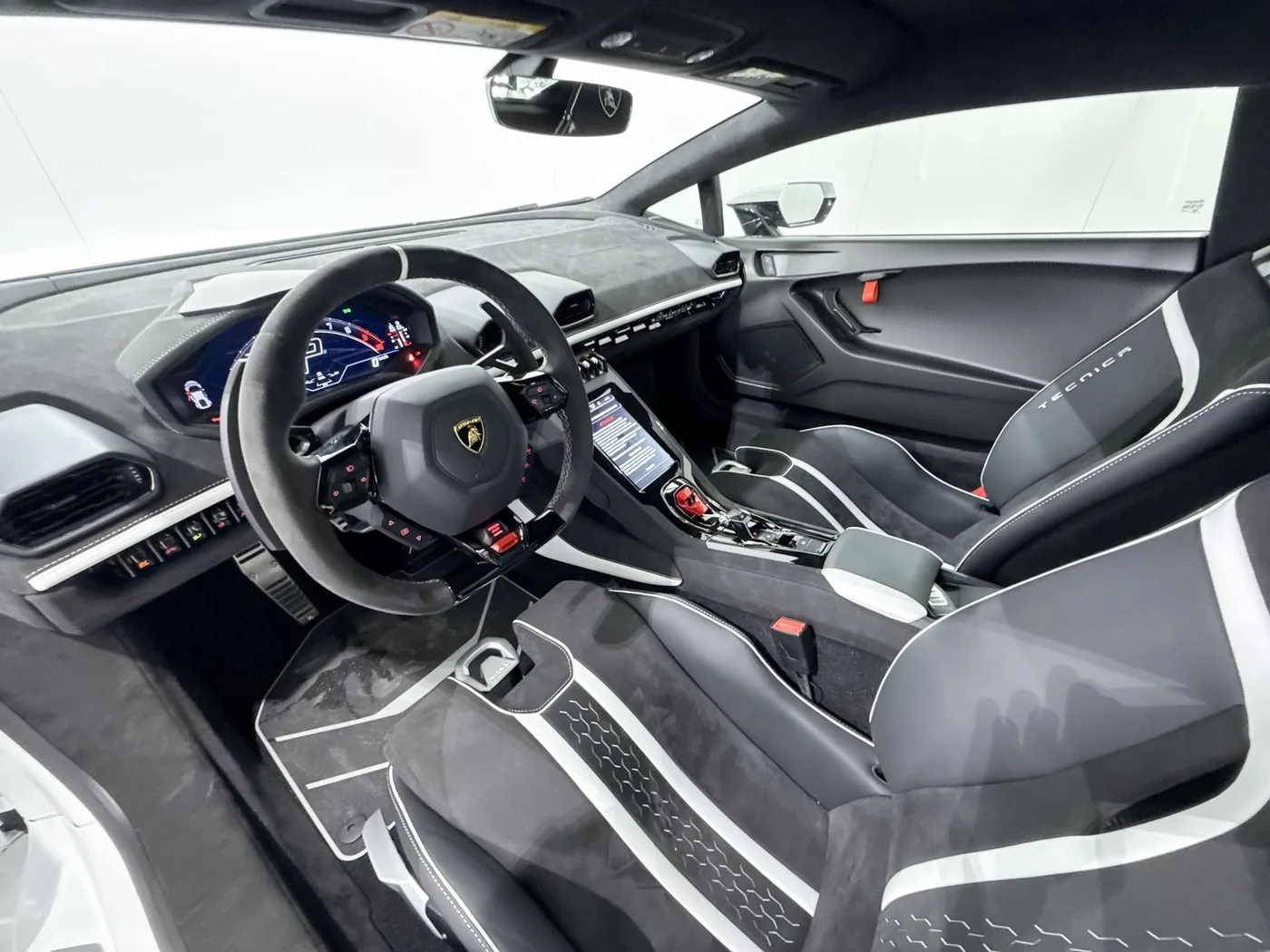 2023 Lamborghini Huracán Tecnica angeboten von einem Supersportwagenhändler in Zibido San Giacomo, Italien, Foto 12 von 25