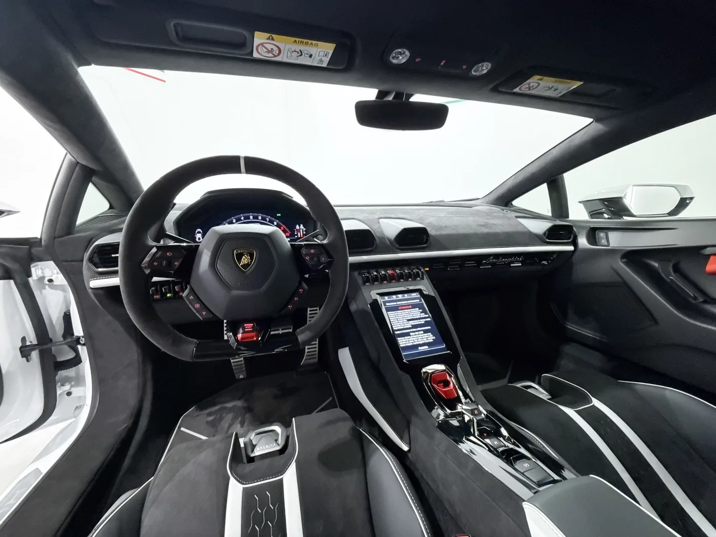 2023 Lamborghini Huracán Tecnica angeboten von einem Supersportwagenhändler in Zibido San Giacomo, Italien, Foto 13 von 25