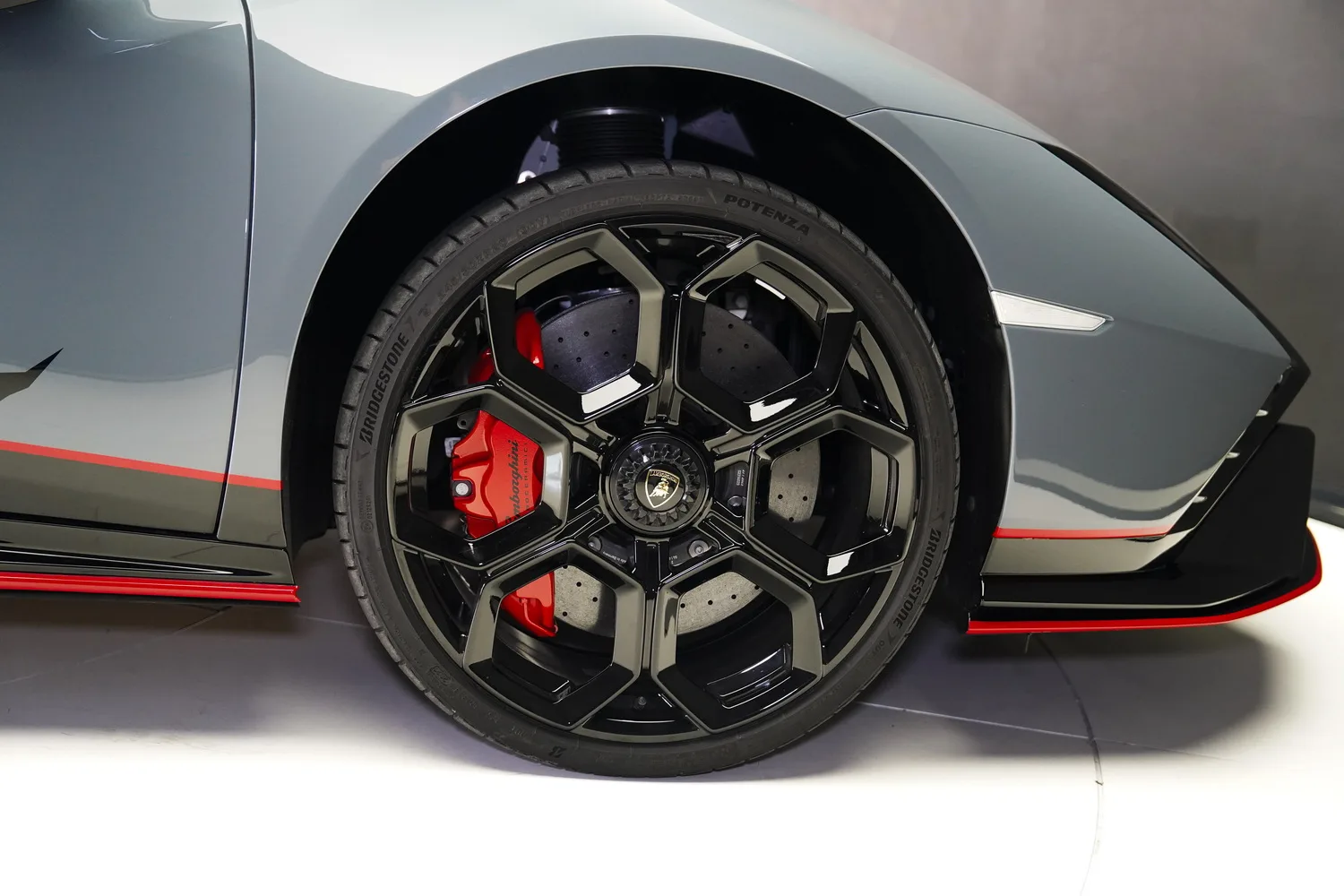 2023 Lamborghini Huracán Tecnica 60th Anniversary, 19/20