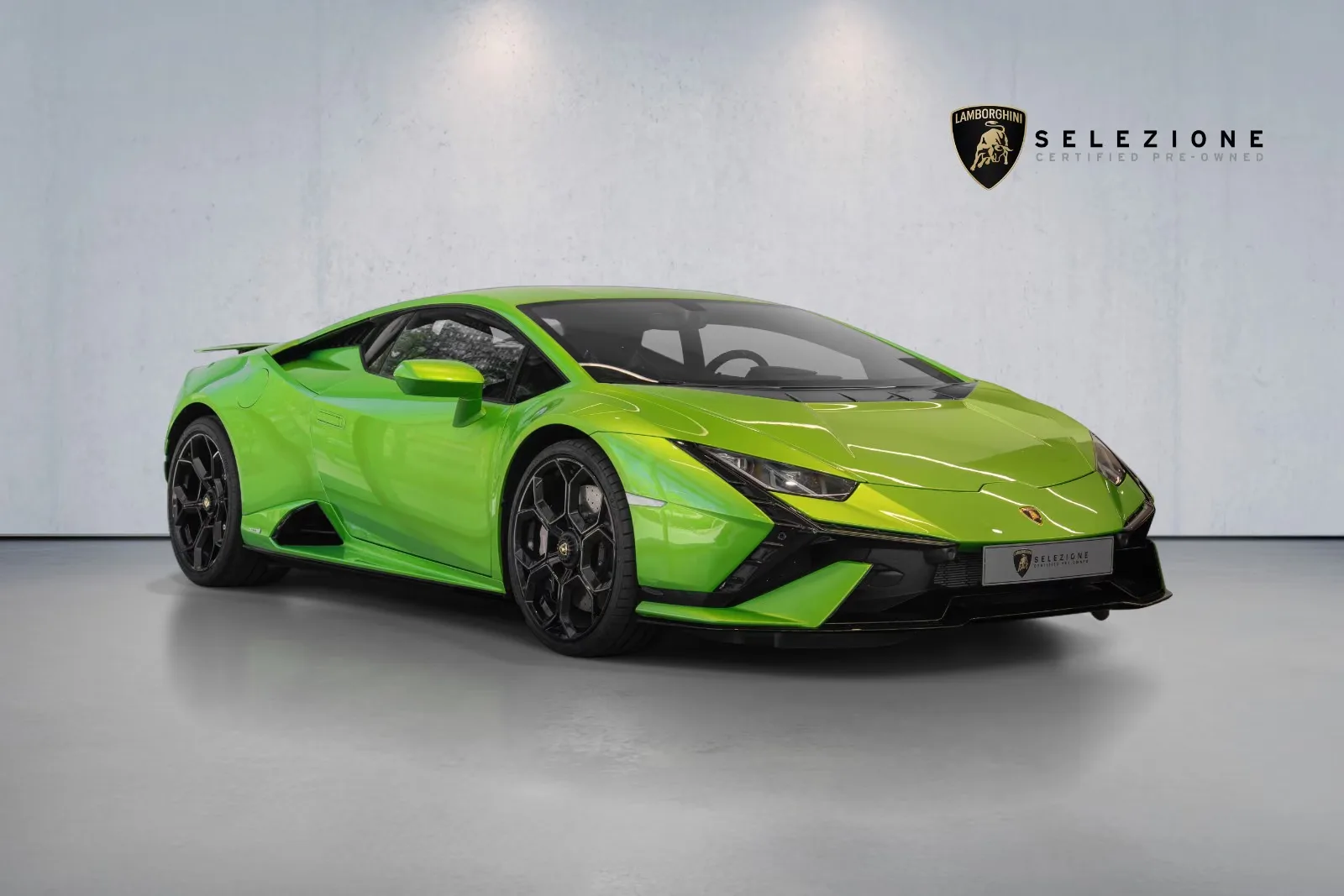 2023 Lamborghini Huracán Tecnica angeboten von einem Fachhändler in München, Deutschland, Hauptfoto