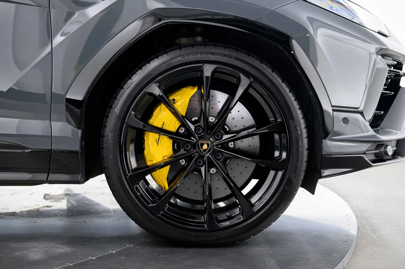 2023 Lamborghini Urus proposée par un groupe de concessions agréées à Hatfield, Royaume-Uni, photo 9 sur 20