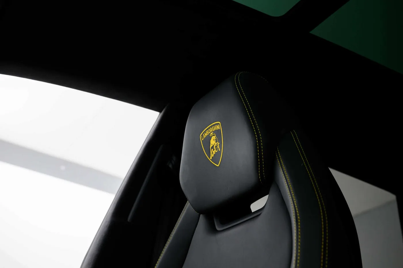 2023 Lamborghini Urus proposée par un groupe de concessions agréées à Hatfield, Royaume-Uni, photo 16 sur 20