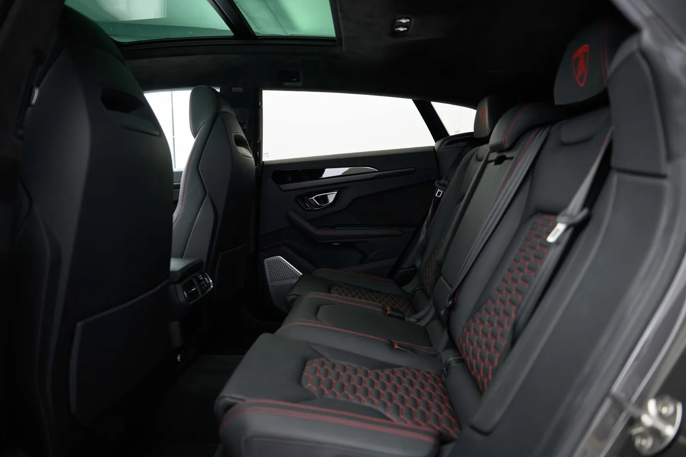 2023 Lamborghini Urus proposée par un groupe de concessions agréées à Hatfield, Royaume-Uni, photo 8 sur 20