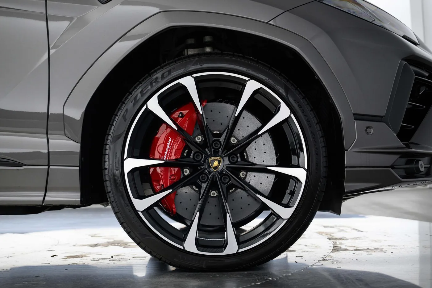 2023 Lamborghini Urus proposée par un groupe de concessions agréées à Hatfield, Royaume-Uni, photo 9 sur 20