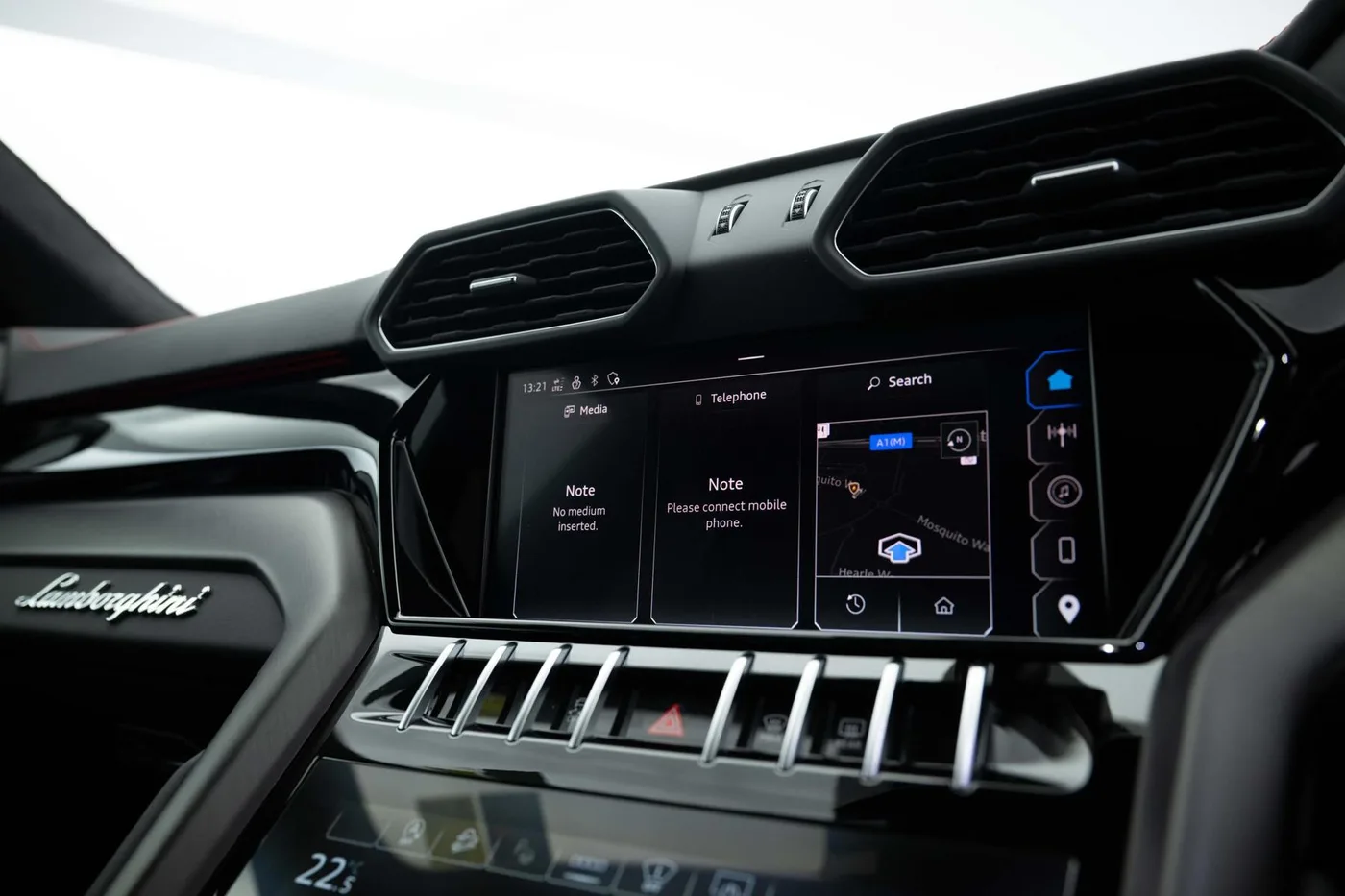 2023 Lamborghini Urus proposée par un groupe de concessions agréées à Hatfield, Royaume-Uni, photo 12 sur 20