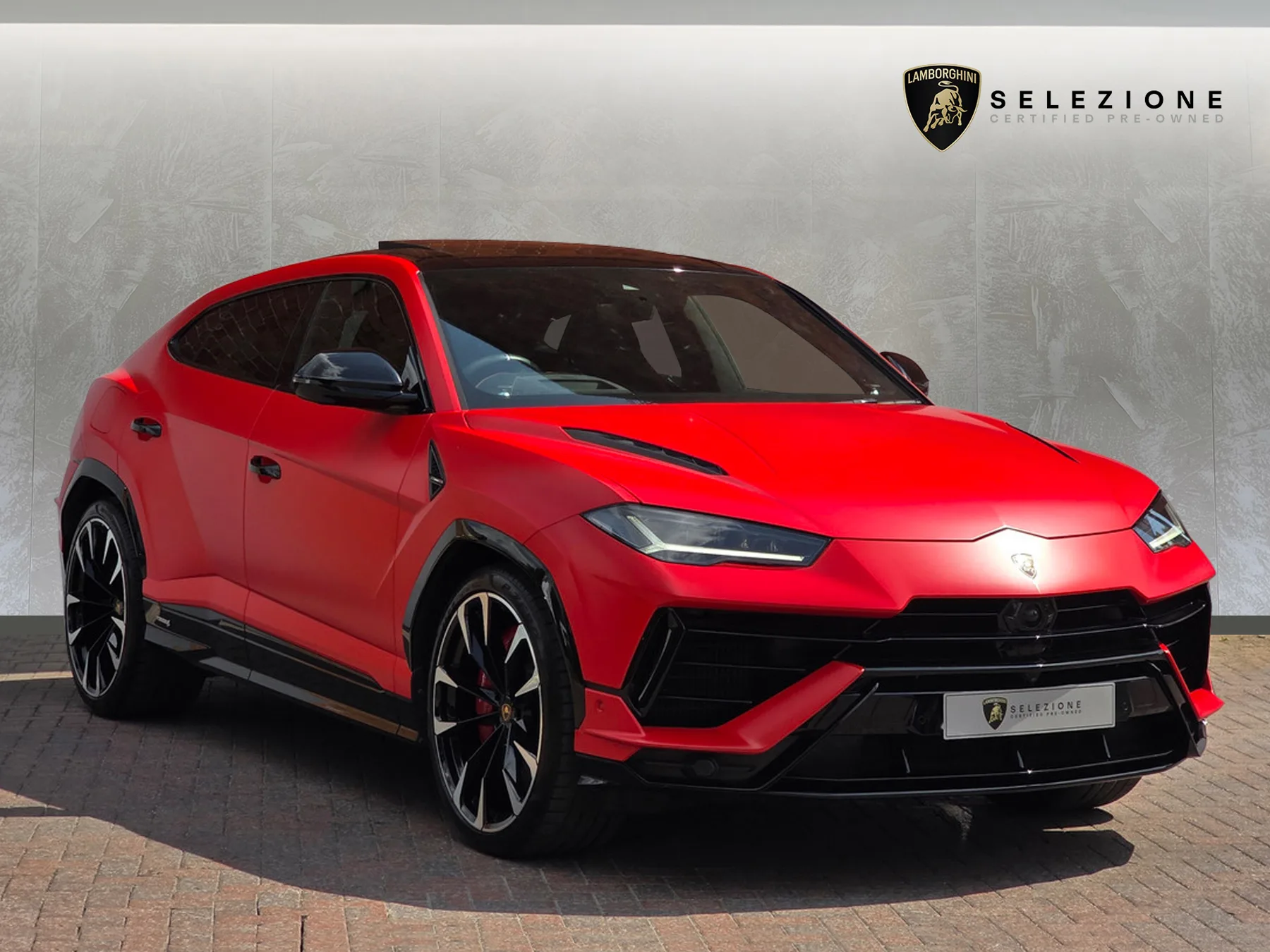 2023 Lamborghini Urus proposée par un groupe de concessions agréées à Pangbourne, Royaume-Uni, photo principale