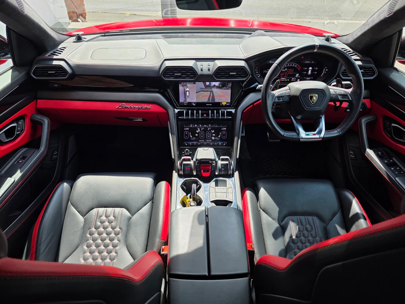 2023 Lamborghini Urus angeboten von einer Vertragshändlergruppe in Pangbourne, Vereinigtes Königreich, Foto 10 von 20