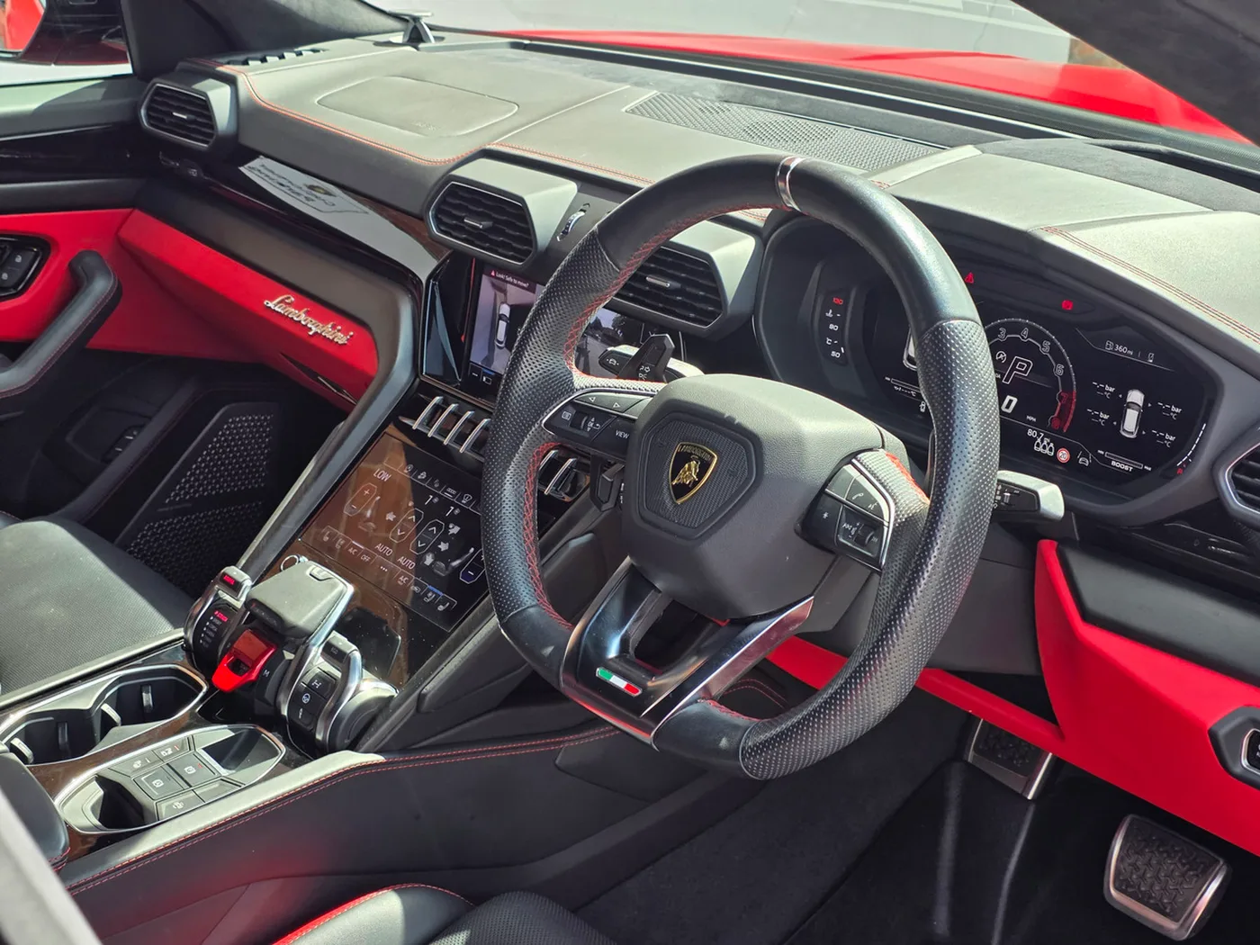 2023 Lamborghini Urus angeboten von einer Vertragshändlergruppe in Pangbourne, Vereinigtes Königreich, Foto 11 von 20