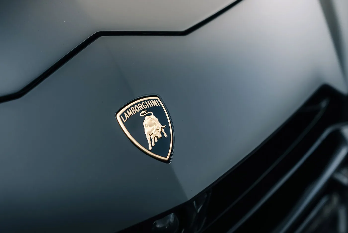 2023 Lamborghini Urus Performante offered by a supercar dealer in Preston, United Kingdom, photo 15 of 25