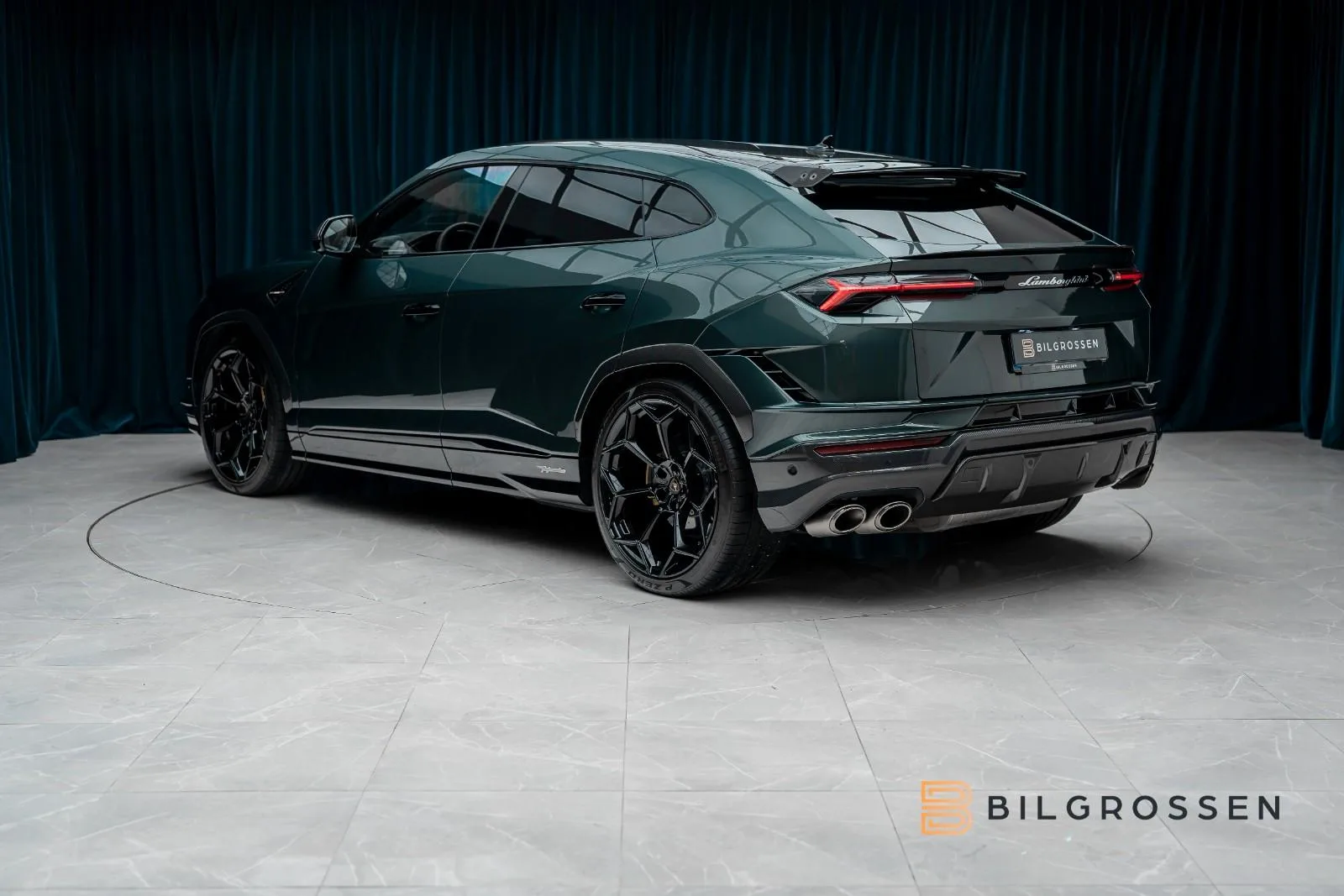 2023 Lamborghini Urus Performante, 2/30