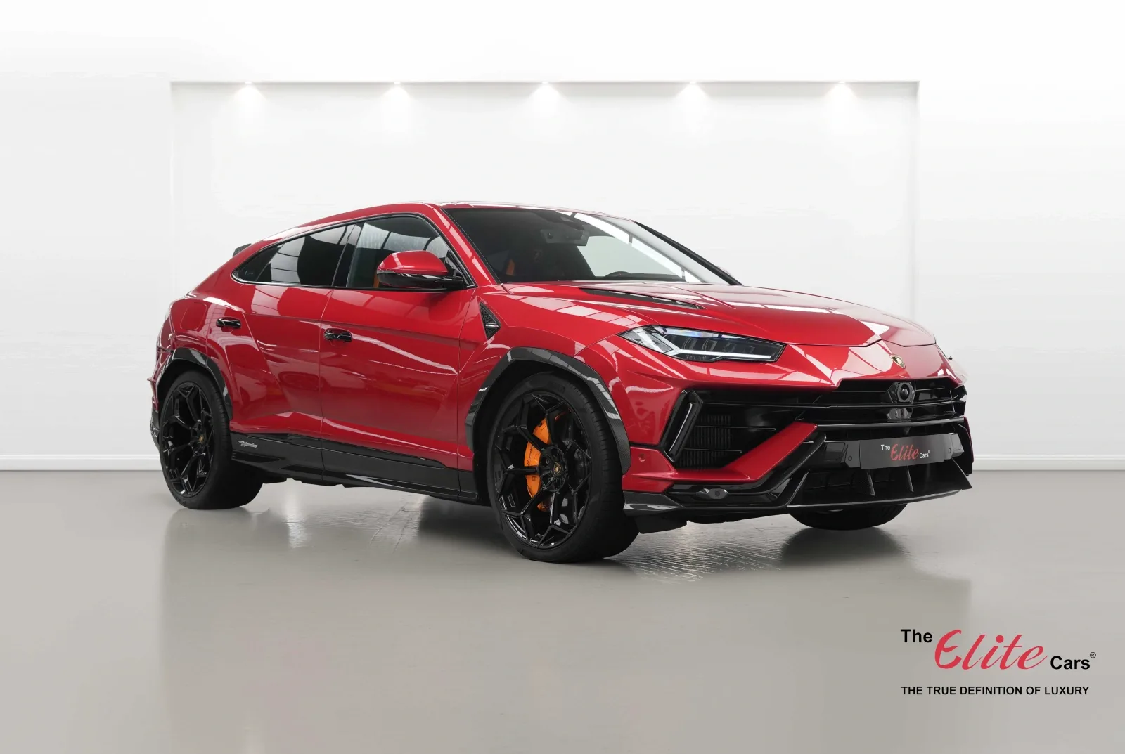 2023 Lamborghini Urus Performante angeboten von einem Fachhändler in Dubai, Vereinigte Arabische Emirate, Hauptfoto