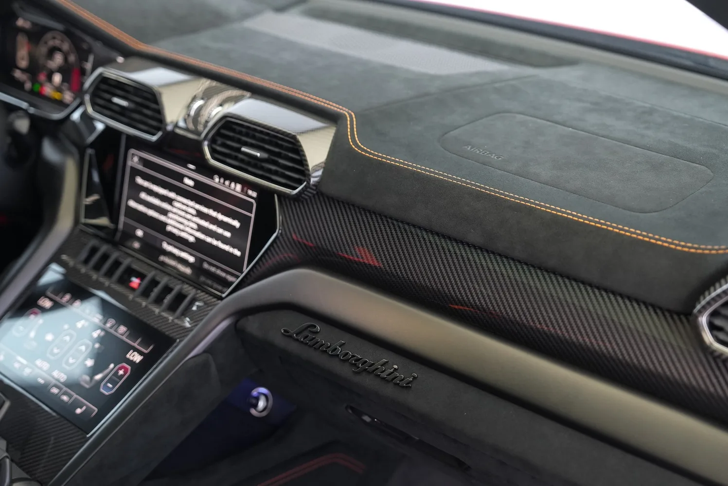 2023 Lamborghini Urus Performante, 15/18