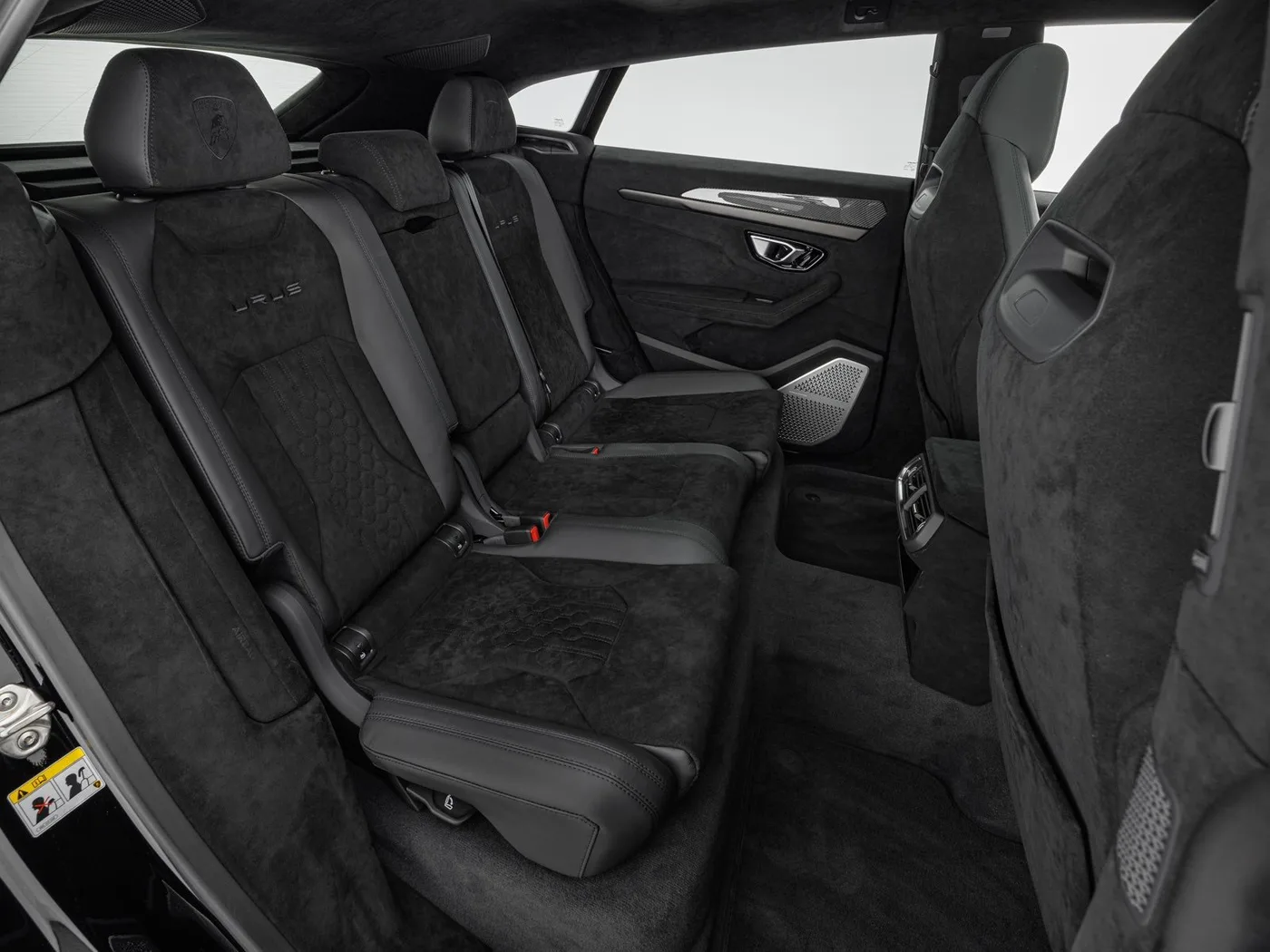 2023 Lamborghini Urus Performante offered by a specialist dealer in Böblingen, Germany, photo 12 of 15