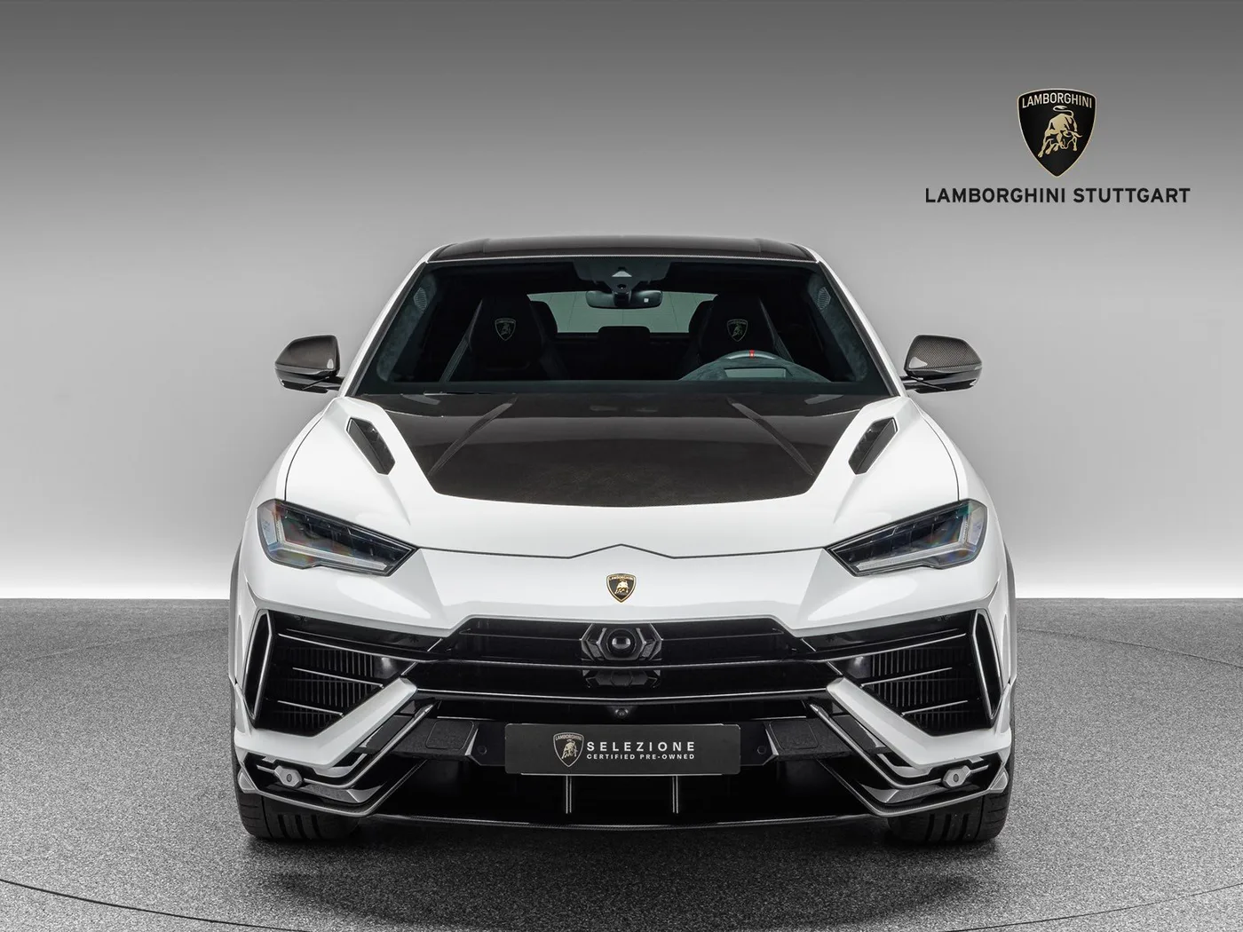 2023 Lamborghini Urus Performante offered by a specialist dealer in Böblingen, Germany, photo 2 of 15