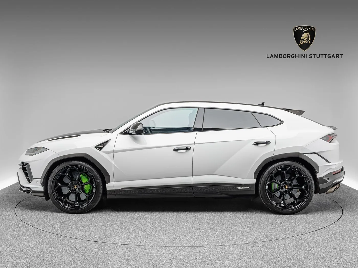 2023 Lamborghini Urus Performante offered by a specialist dealer in Böblingen, Germany, photo 3 of 15