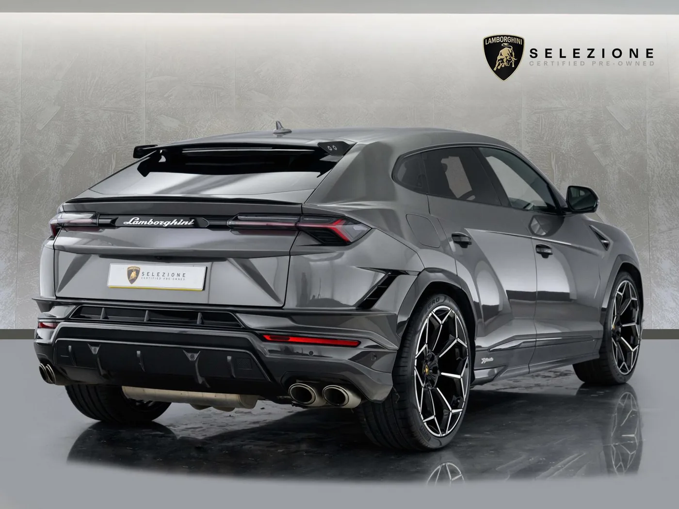 2023 Lamborghini Urus Performante offered by a franchised dealer group in Mayfair, United Kingdom, photo 3 of 20
